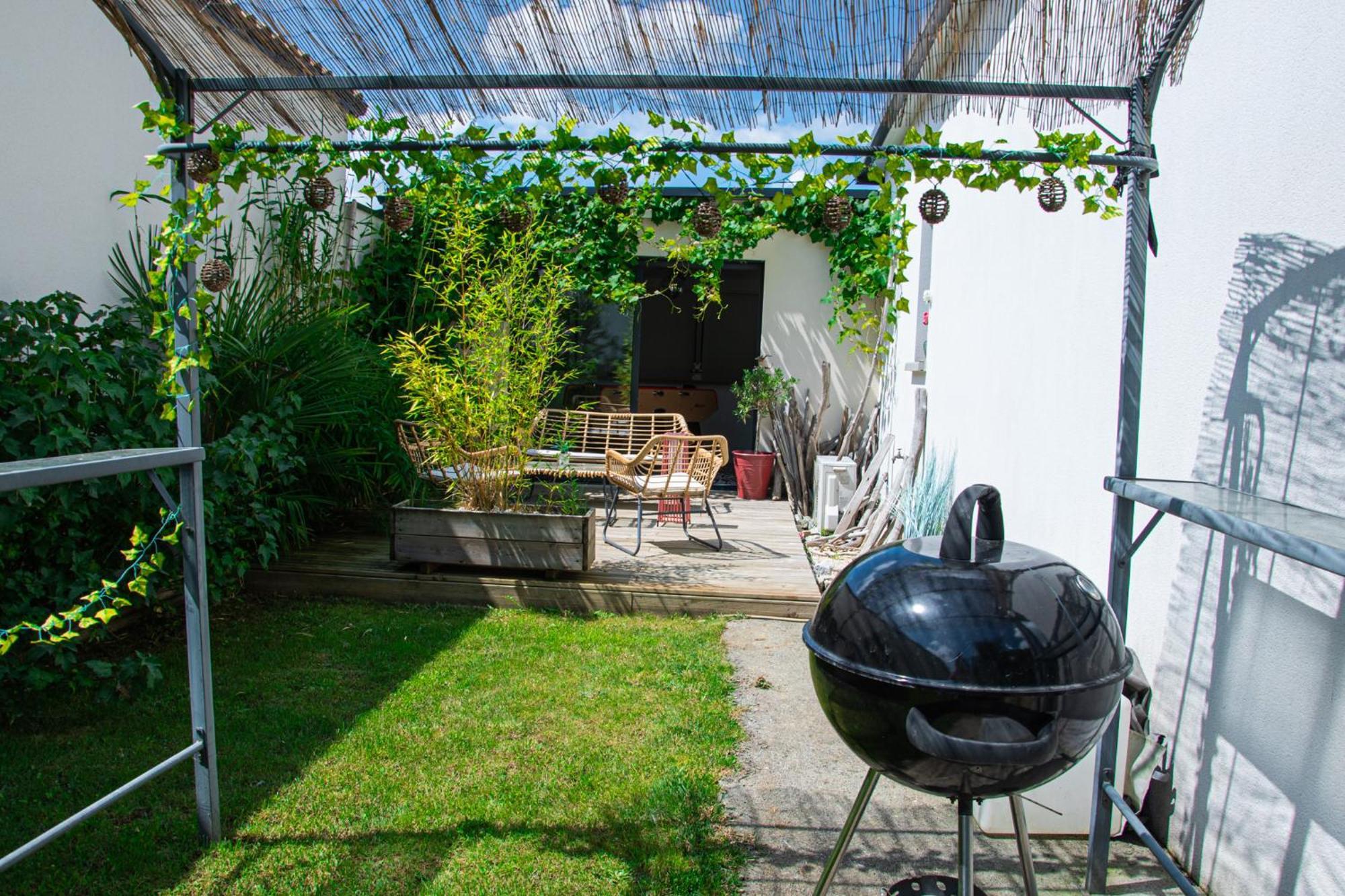 La Villa O Bois - Billard & Baby-Foot - Face A La Foret Semeac Exterior photo